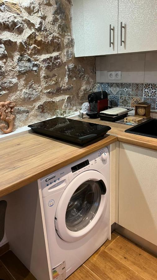 Stone Inn Near Acropolis & Metro 石头记 Felsenhohle アテネ エクステリア 写真