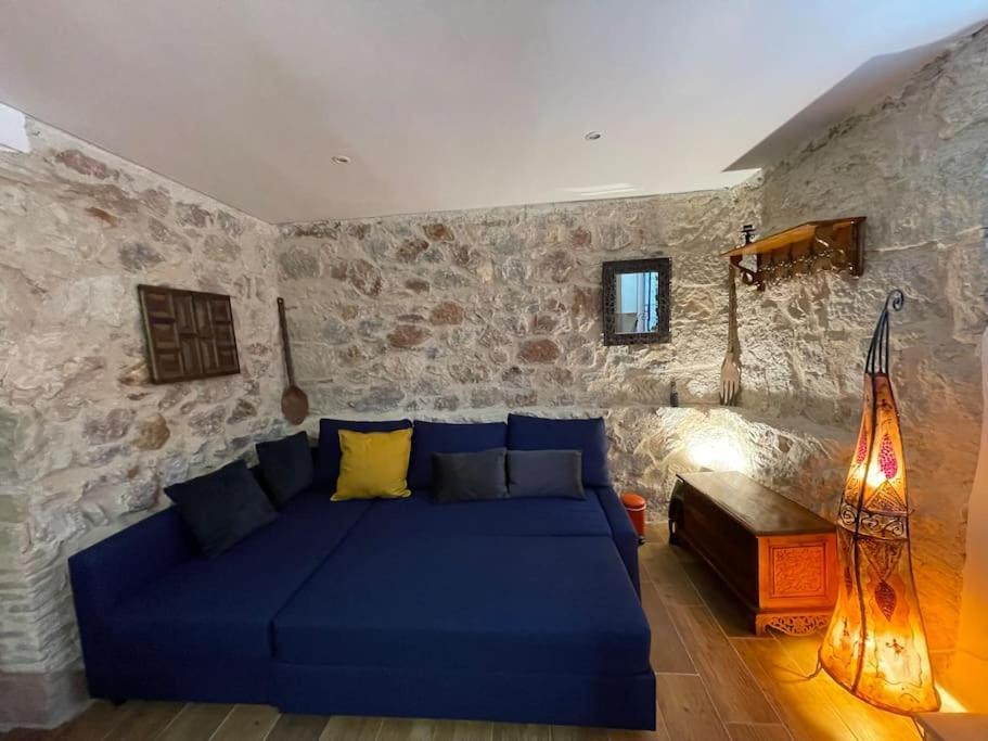 Stone Inn Near Acropolis & Metro 石头记 Felsenhohle アテネ エクステリア 写真
