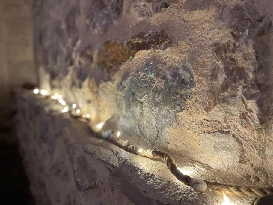 Stone Inn Near Acropolis & Metro 石头记 Felsenhohle アテネ エクステリア 写真