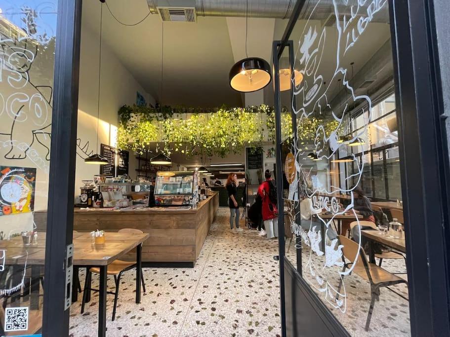 Stone Inn Near Acropolis & Metro 石头记 Felsenhohle アテネ エクステリア 写真